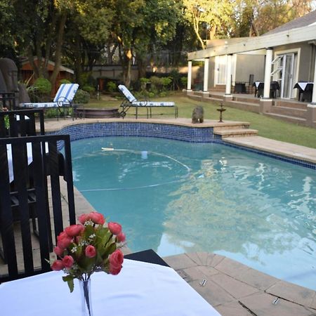 The Elephant Room At Frederick'S Place Pretoria Luaran gambar