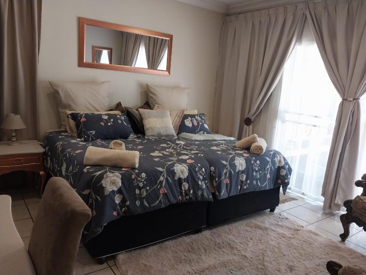 The Elephant Room At Frederick'S Place Pretoria Luaran gambar
